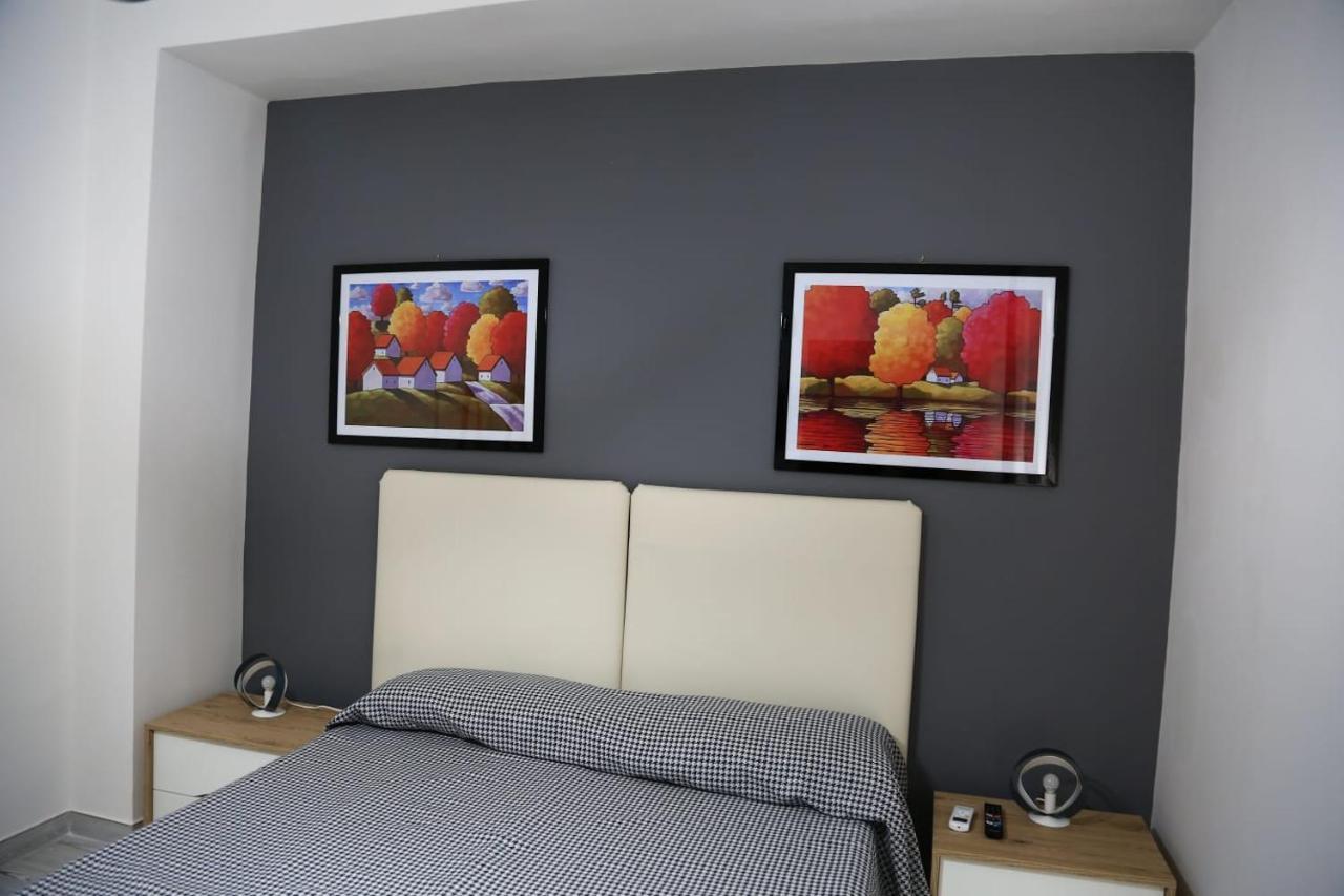 Home Mazzei Piazza Bilotti كوزنسا الغرفة الصورة