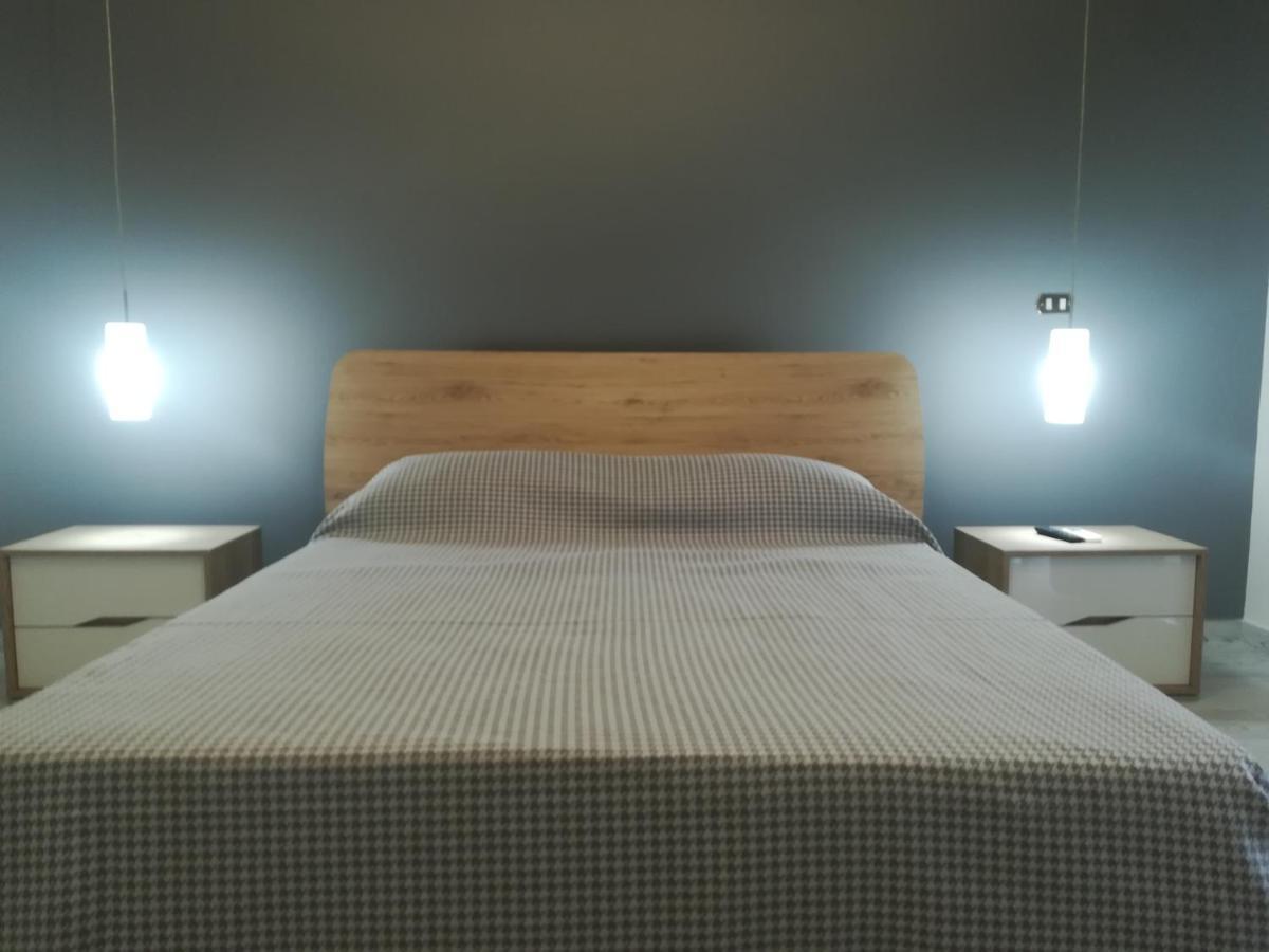 Home Mazzei Piazza Bilotti كوزنسا الغرفة الصورة