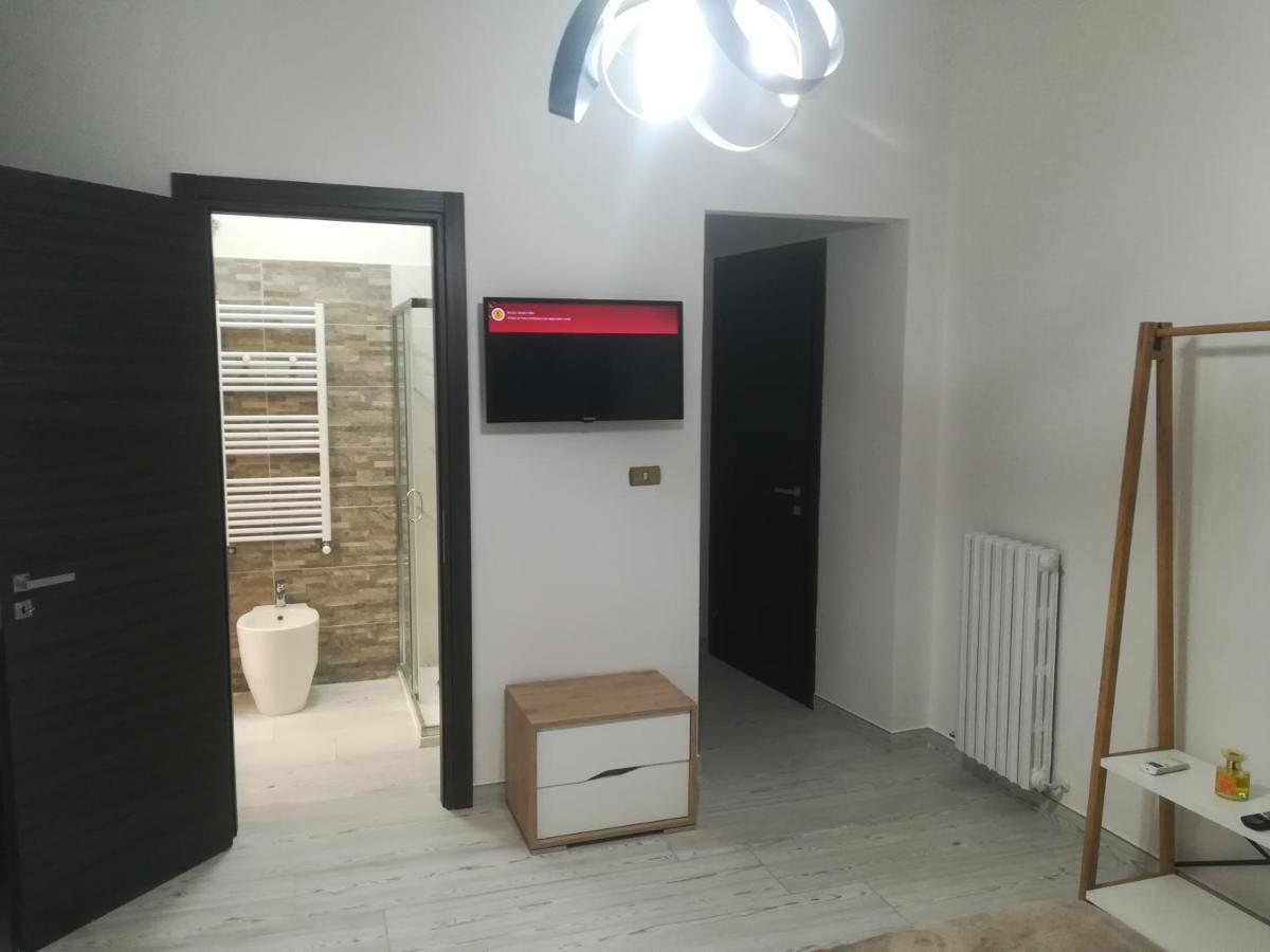 Home Mazzei Piazza Bilotti كوزنسا الغرفة الصورة