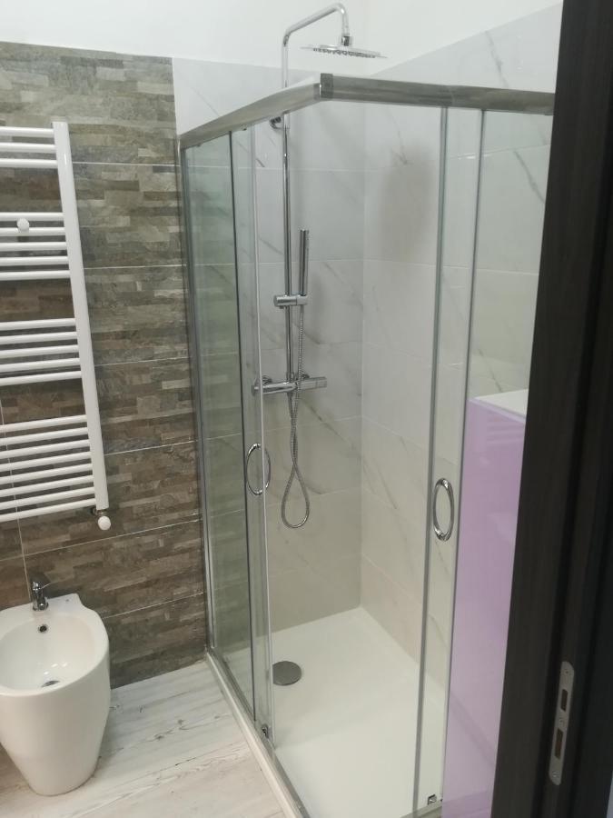 Home Mazzei Piazza Bilotti كوزنسا الغرفة الصورة