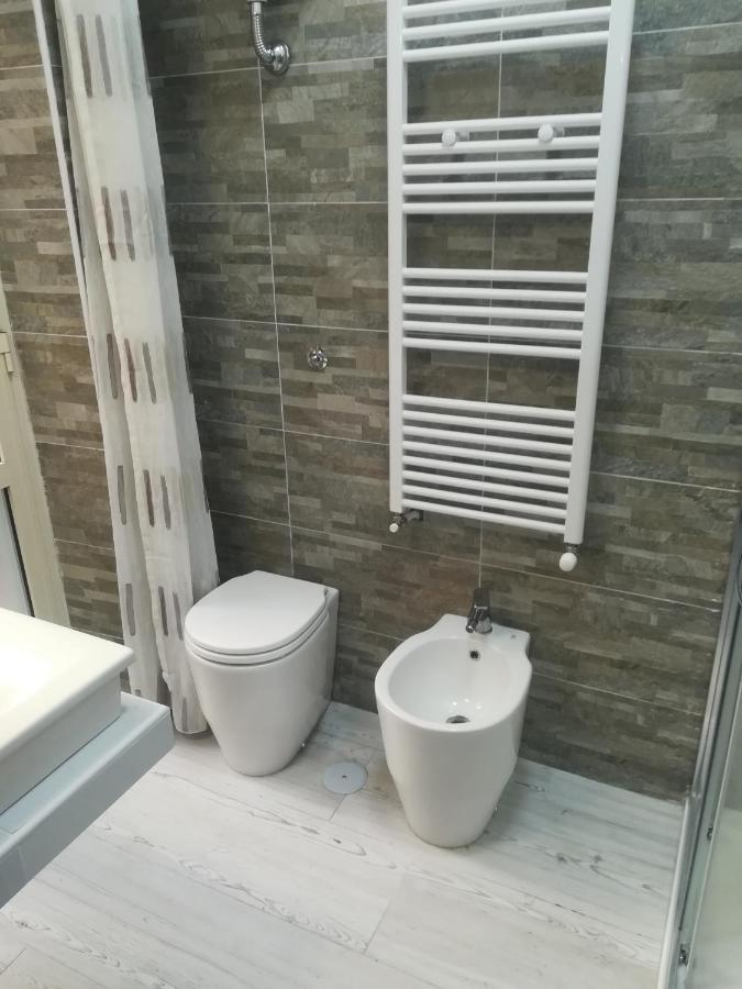 Home Mazzei Piazza Bilotti كوزنسا الغرفة الصورة