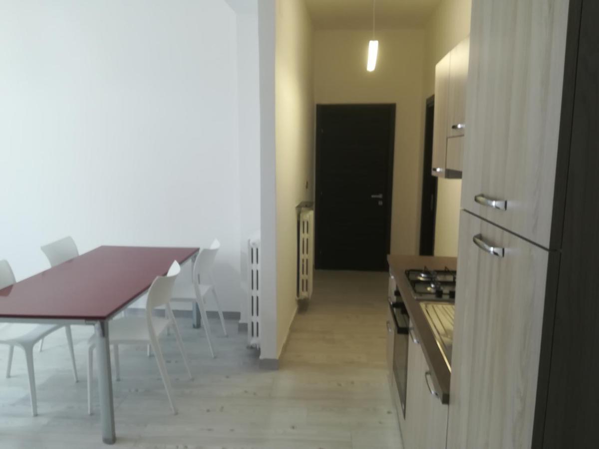 Home Mazzei Piazza Bilotti كوزنسا الغرفة الصورة