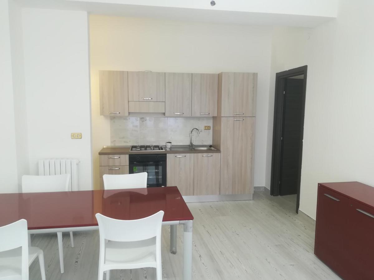 Home Mazzei Piazza Bilotti كوزنسا الغرفة الصورة