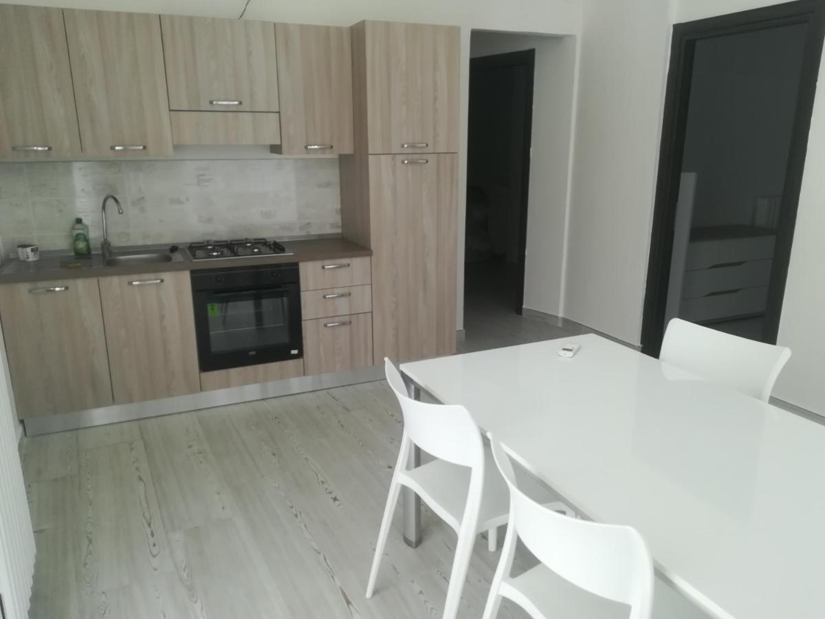 Home Mazzei Piazza Bilotti كوزنسا الغرفة الصورة