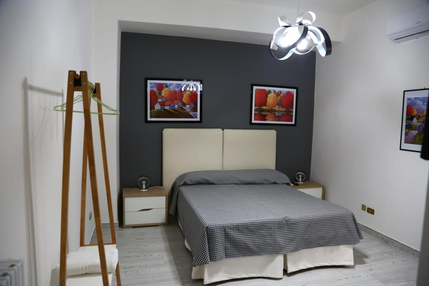 Home Mazzei Piazza Bilotti كوزنسا الغرفة الصورة