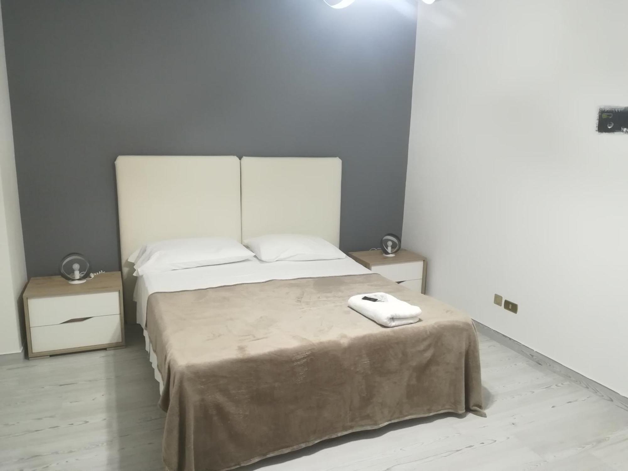 Home Mazzei Piazza Bilotti كوزنسا الغرفة الصورة